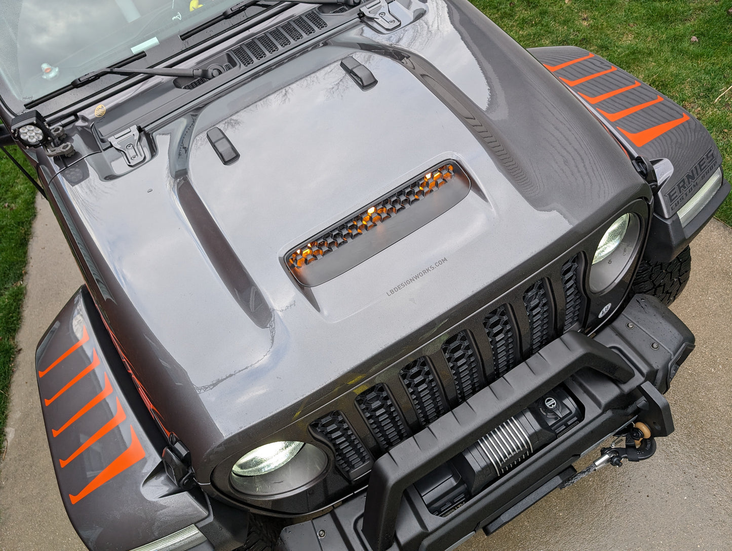 Fender Top Louver Slash Decal Set-Pair- fits JL, JK Wrangler and 2020 and newer Jeep Gladiator and More