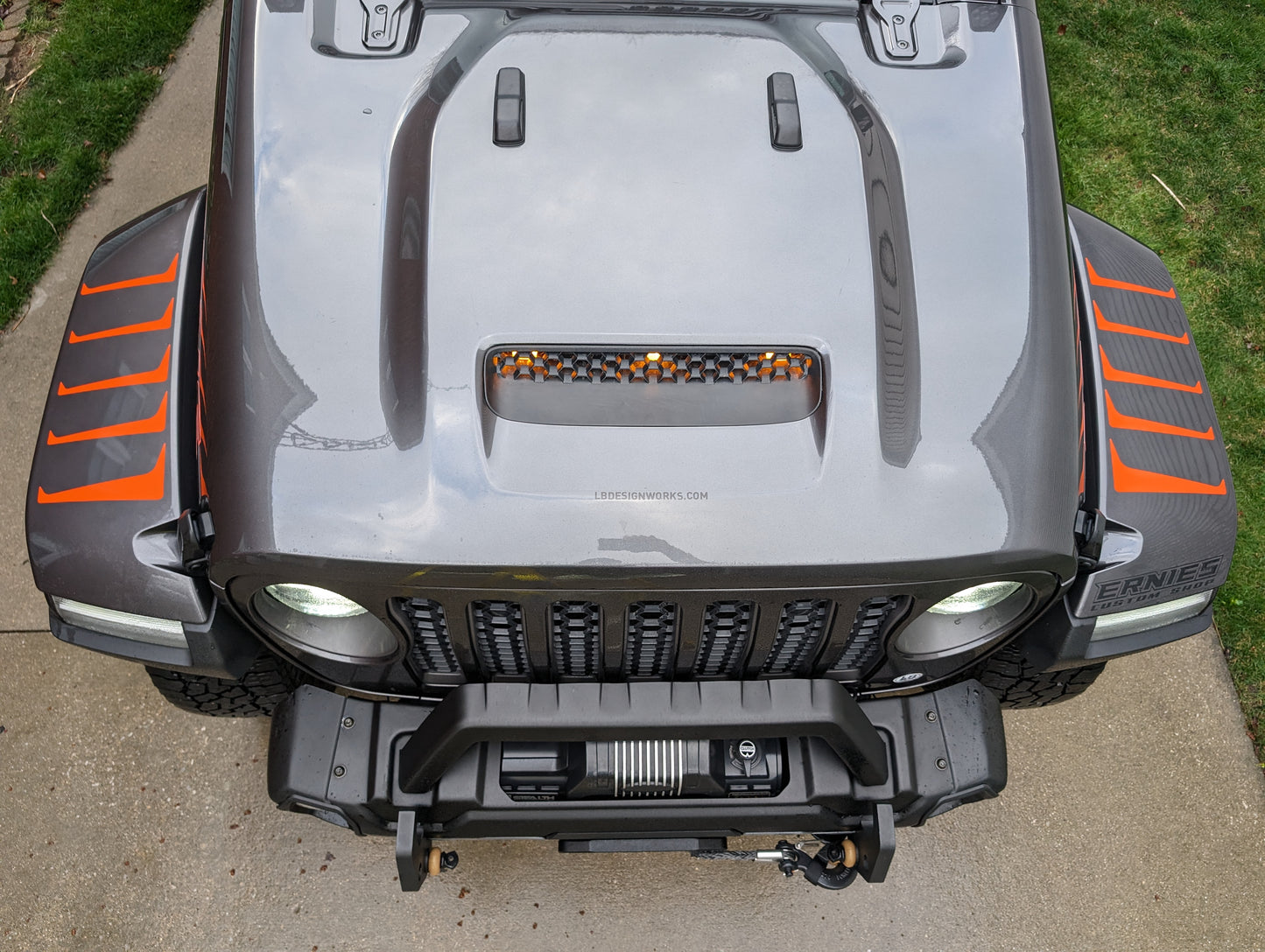 Fender Top Louver Slash Decal Set-Pair- fits JL, JK Wrangler and 2020 and newer Jeep Gladiator and More