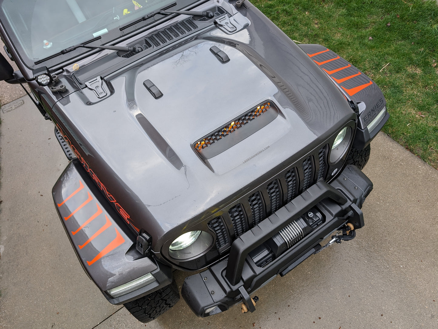 Fender Top Louver Slash Decal Set-Pair- fits JL, JK Wrangler and 2020 and newer Jeep Gladiator and More