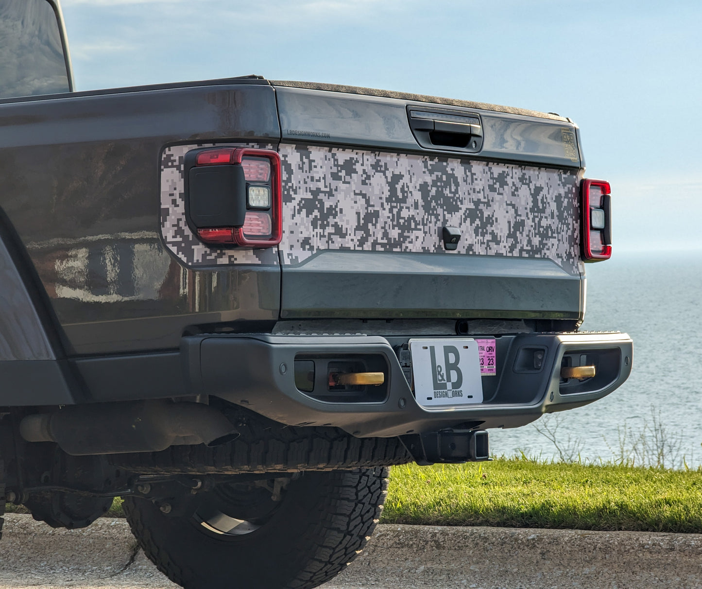 Digital Camouflage Printed Blackout Arched Tailgate Color Line Rubicon Mojave decal set- fits 2020 and newer Jeep Gladiator