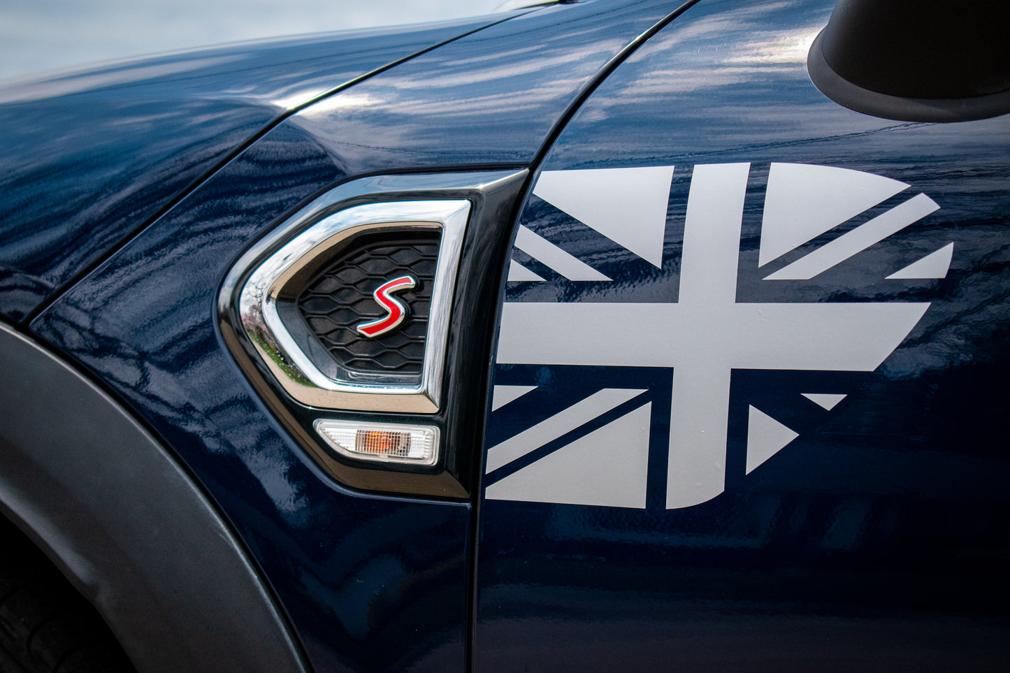 Mini Countryman F60 Union Jack British Flag Vent Flag Decal-Pair