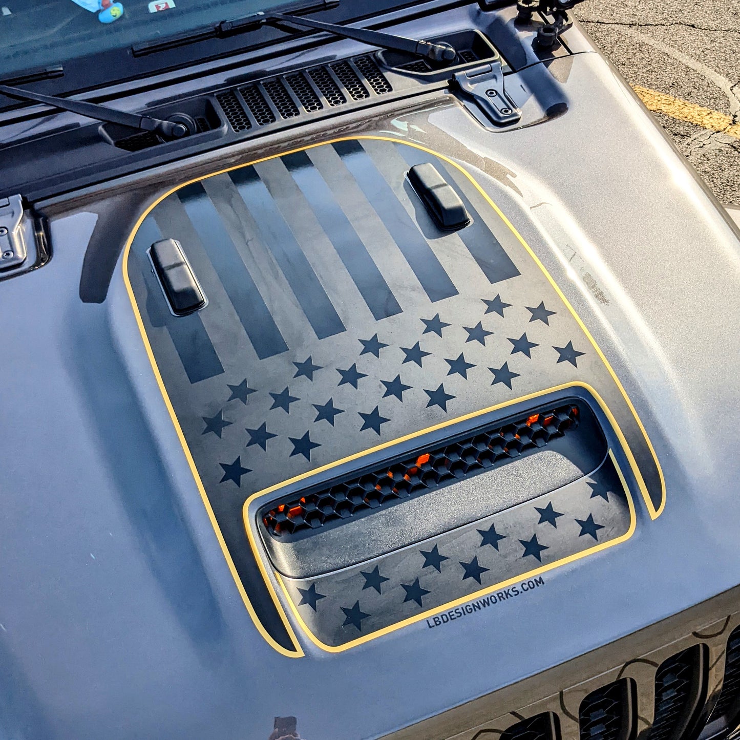 392/Mojave USA American Flag Accent Line Rubicon Blackout 3 Layer Hood Decal- Fits Jeep Wrangler 392 & Gladiator Mojave Hood Decal